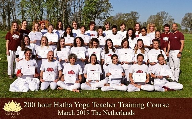200 Stunden Yogalehrerausbildung Gruppe Europa